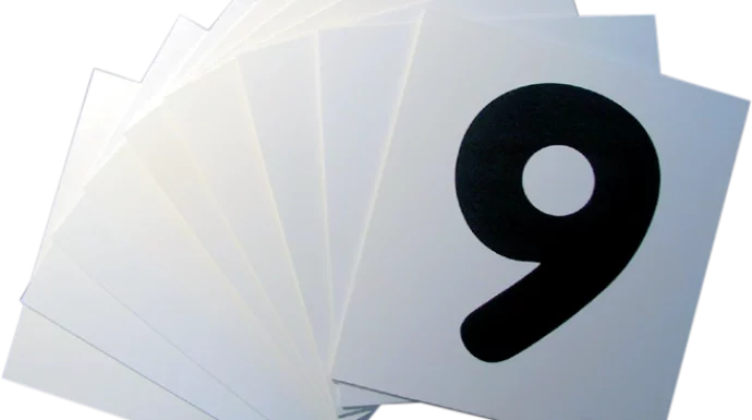 Startovní čísla, držáky